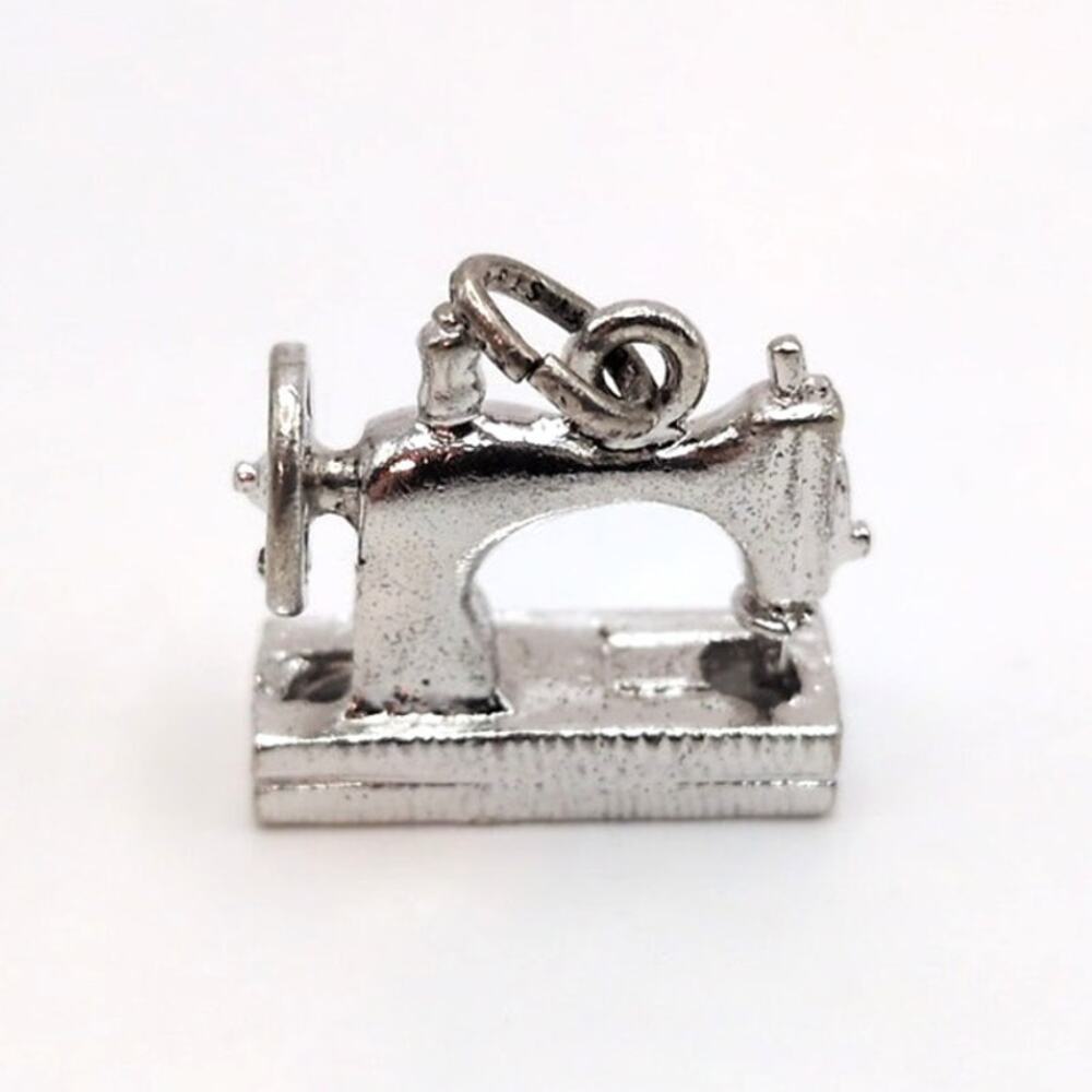 Vintage Sterling Silver 925 3D Mini Sewing Machine Charm Pendant .60in 3.39g